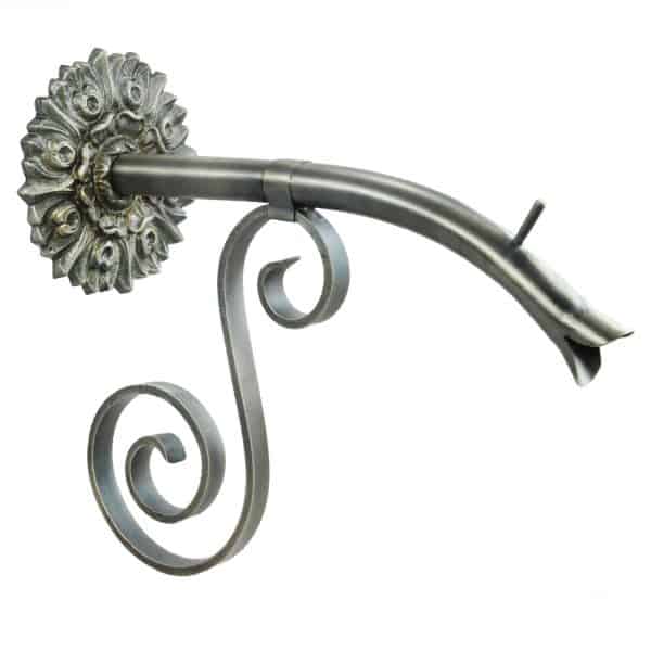 Courtyard Spout - Large w/ Versailles