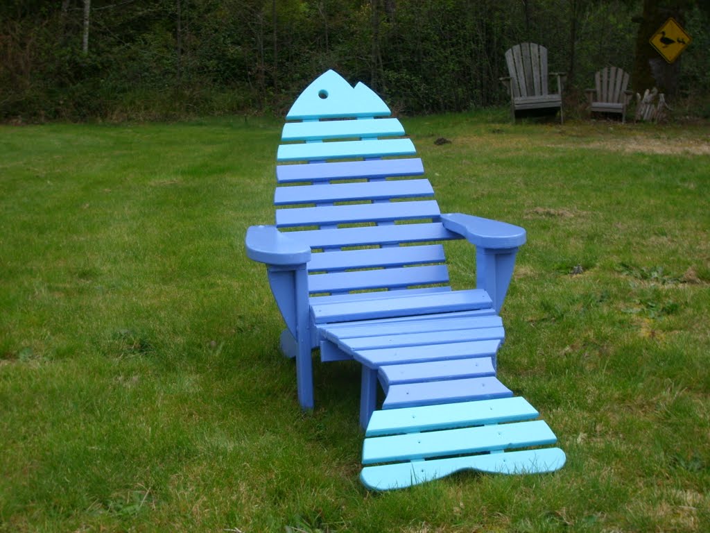Two Color Finish Fish Chair
